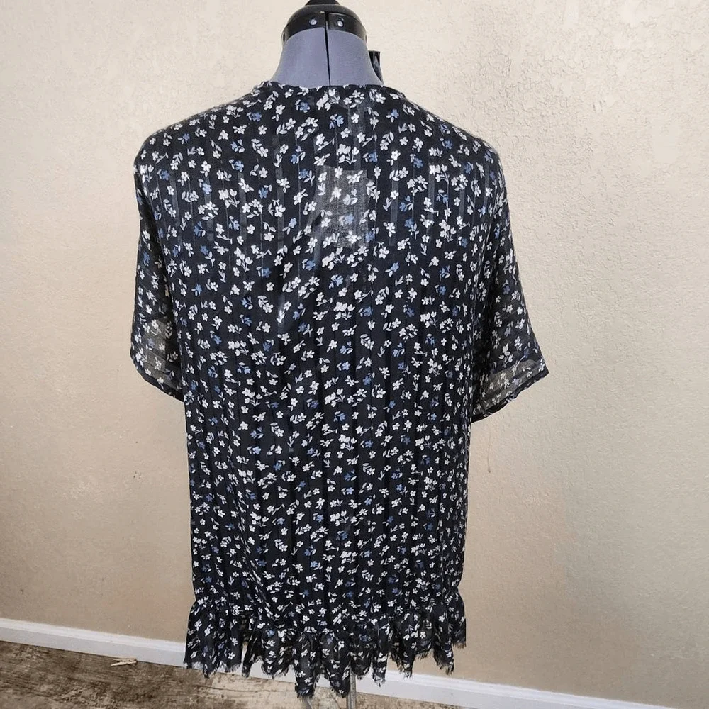 Lauren Conrad Blue and White Floral Wrap One Size NWT (7176)